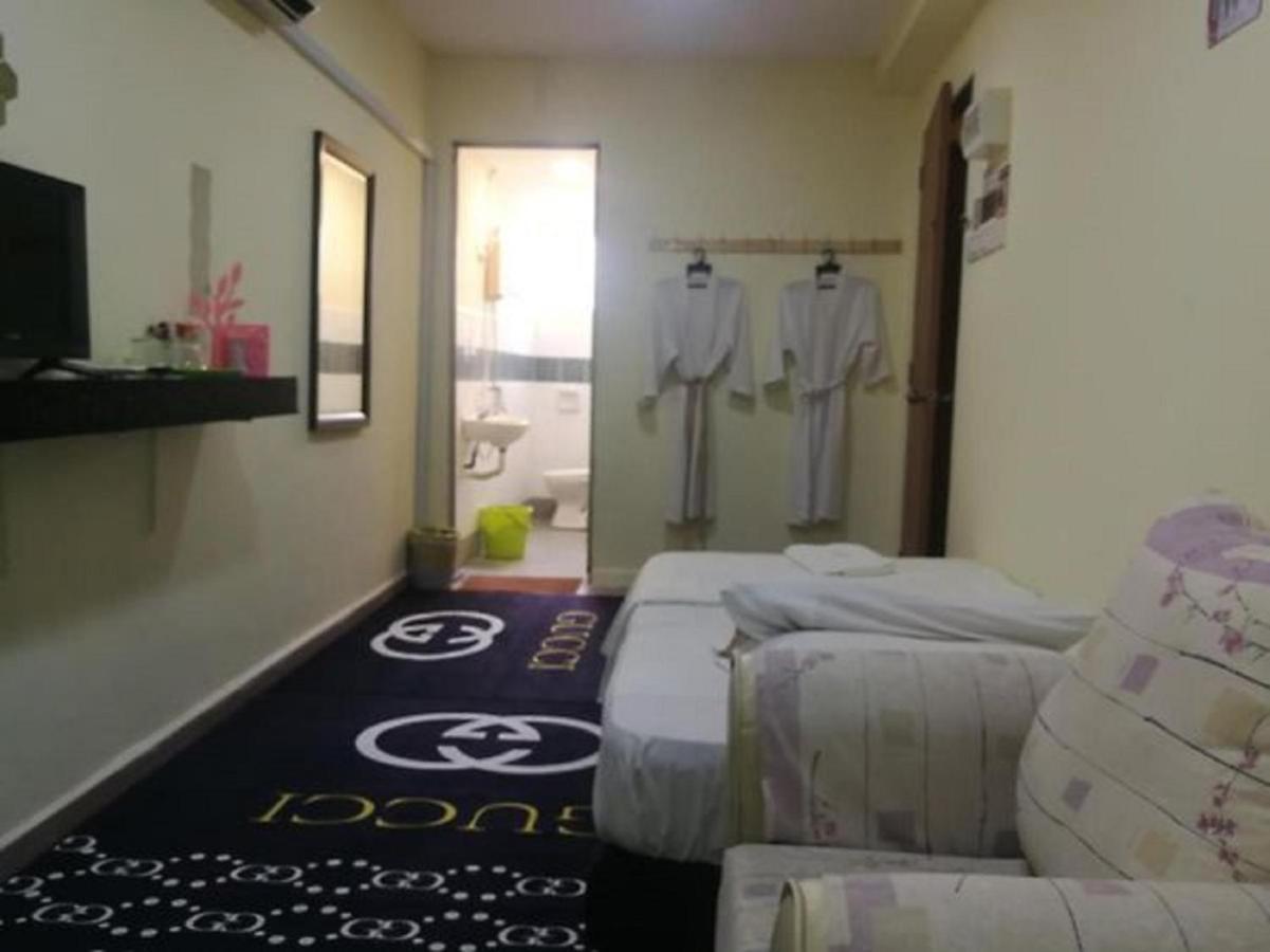 Hotel Oyo 90762 Fs Dimensi